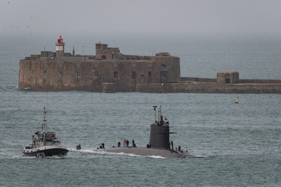 Lire la suite à propos de l’article Défense. Le Rubis, le plus vieux des sous-marins nucléaires d’attaque français, achève son dernier voyage à Cherbourg